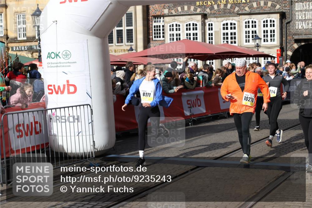 05.10.2025 - 20. swb-Marathon Bremen Yannick Fuchs http://msf.ph/oto/9235243 05.10.2025 11:04:38 Ziel 8111, 9394, 9610, 10278, 10439, 10483, 10531, 10956, 11044, 11704 meine-sportfotos.de