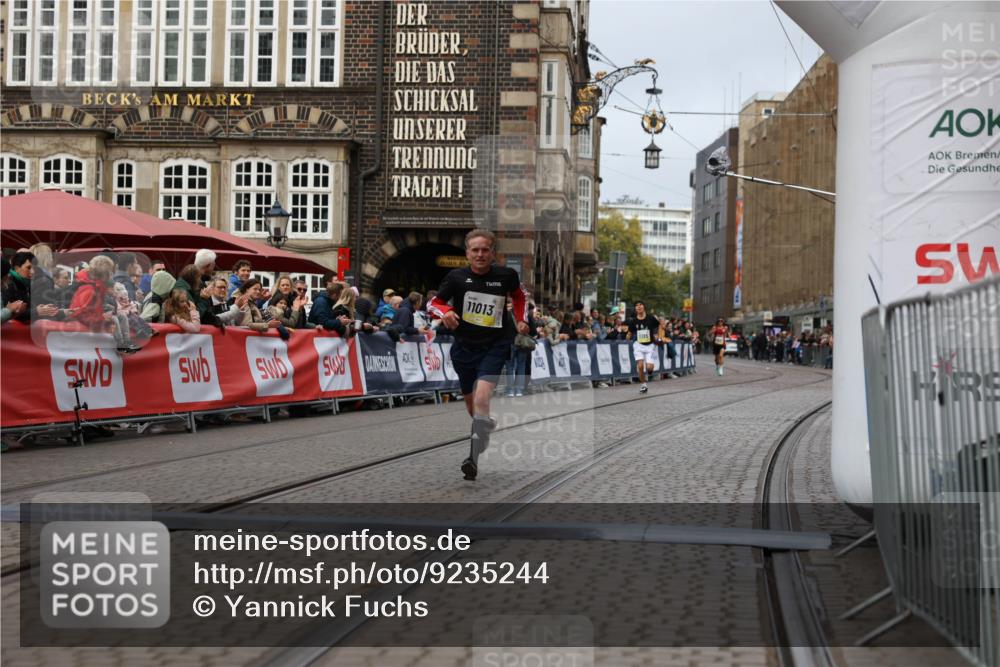 05.10.2025 - 20. swb-Marathon Bremen Yannick Fuchs http://msf.ph/oto/9235244 05.10.2025 10:36:27 Ziel 11013 meine-sportfotos.de