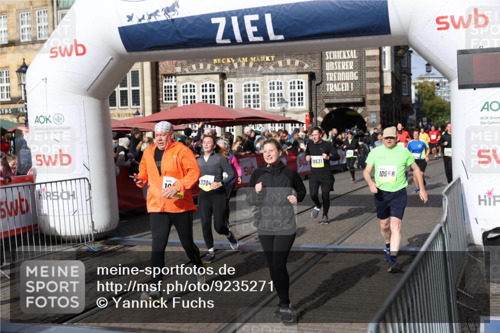 05.10.2025 - 20. swb-Marathon Bremen Yannick Fuchs http://msf.ph/oto/9235271 05.10.2025 11:04:40 Ziel 8111, 9394, 9610, 10278, 10439, 10483, 10531, 10674, 10869, 10956, 11044, 11196, 11542, 11704 meine-sportfotos.de