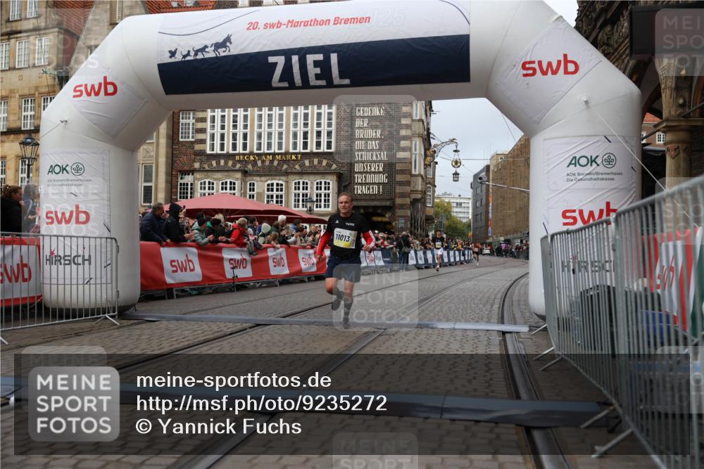 05.10.2025 - 20. swb-Marathon Bremen Yannick Fuchs http://msf.ph/oto/9235272 05.10.2025 10:36:28 Ziel 11013 meine-sportfotos.de