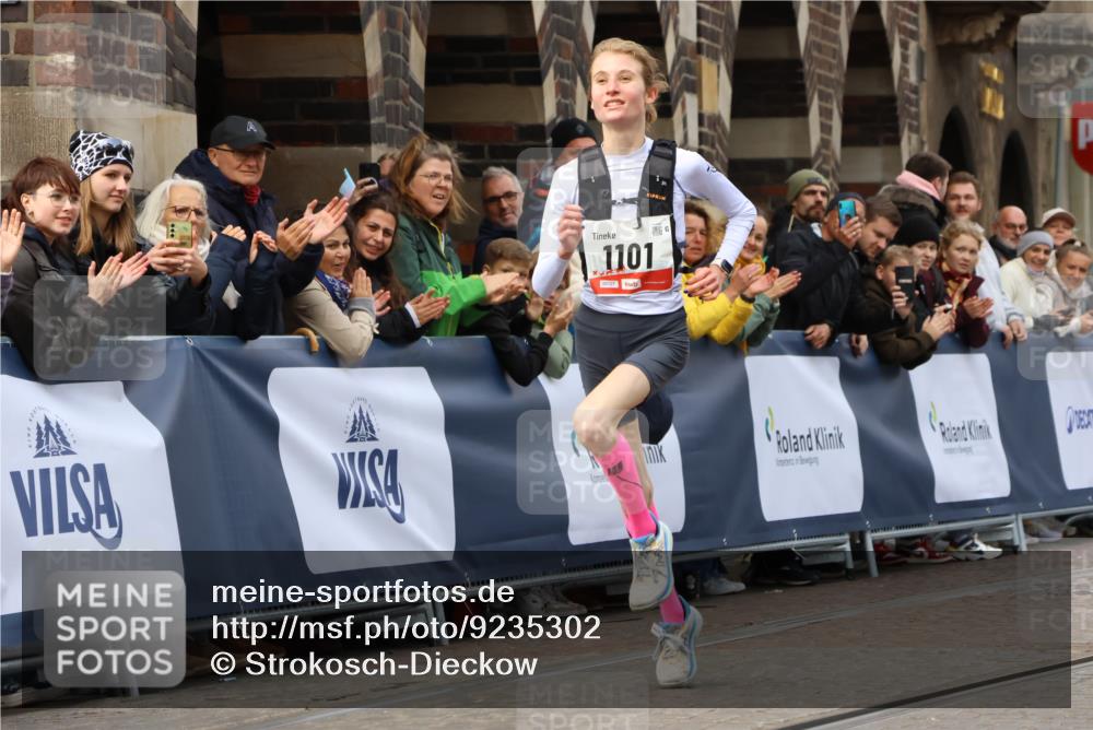05.10.2025 - 20. swb-Marathon Bremen Strokosch-Dieckow http://msf.ph/oto/9235302 05.10.2025 12:37:31 Ziel 1101 meine-sportfotos.de