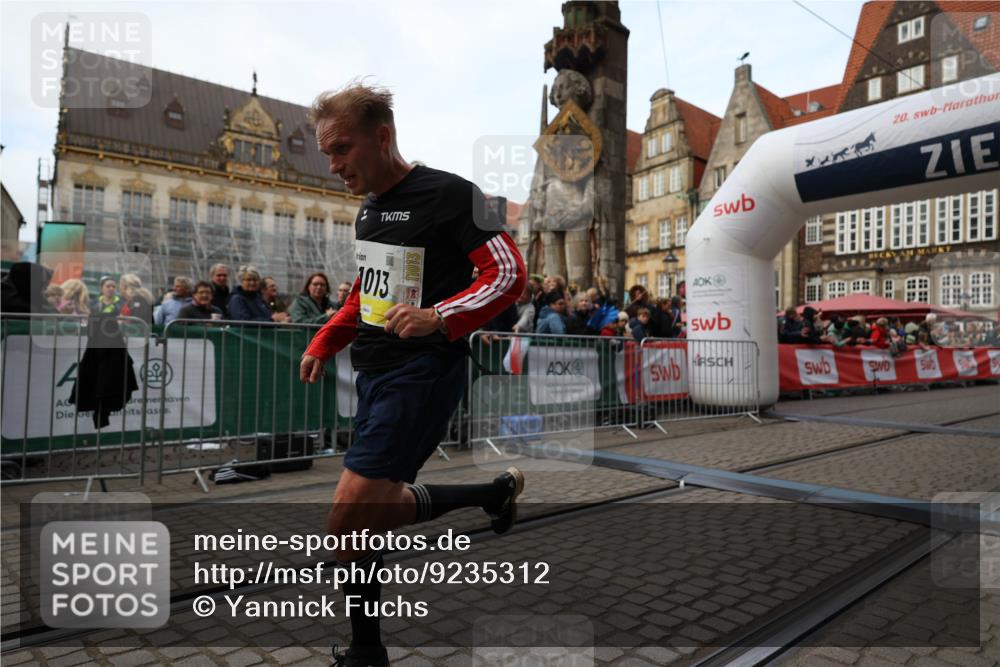05.10.2025 - 20. swb-Marathon Bremen Yannick Fuchs http://msf.ph/oto/9235312 05.10.2025 10:36:30 Ziel 11013, 11185 meine-sportfotos.de