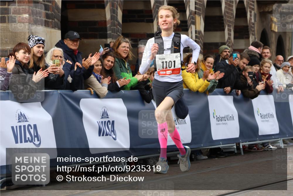 05.10.2025 - 20. swb-Marathon Bremen Strokosch-Dieckow http://msf.ph/oto/9235319 05.10.2025 12:37:31 Ziel 1101 meine-sportfotos.de