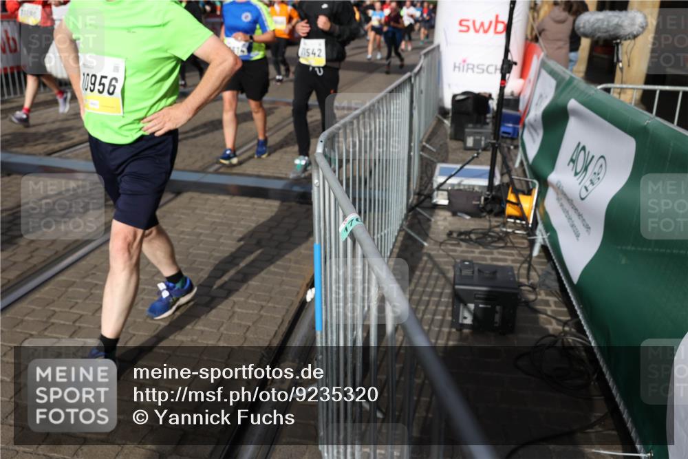 05.10.2025 - 20. swb-Marathon Bremen Yannick Fuchs http://msf.ph/oto/9235320 05.10.2025 11:04:44 Ziel 8111, 9394, 9610, 9750, 9915, 10278, 10485, 10531, 10532, 10674, 10869, 10956, 11196, 11542, 11704 meine-sportfotos.de