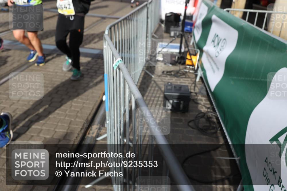 05.10.2025 - 20. swb-Marathon Bremen Yannick Fuchs http://msf.ph/oto/9235353 05.10.2025 11:04:45 Ziel 8111, 9394, 9610, 9623, 9750, 9771, 9915, 10278, 10485, 10531, 10532, 10674, 10869, 10956, 11196, 11542, 11704 meine-sportfotos.de