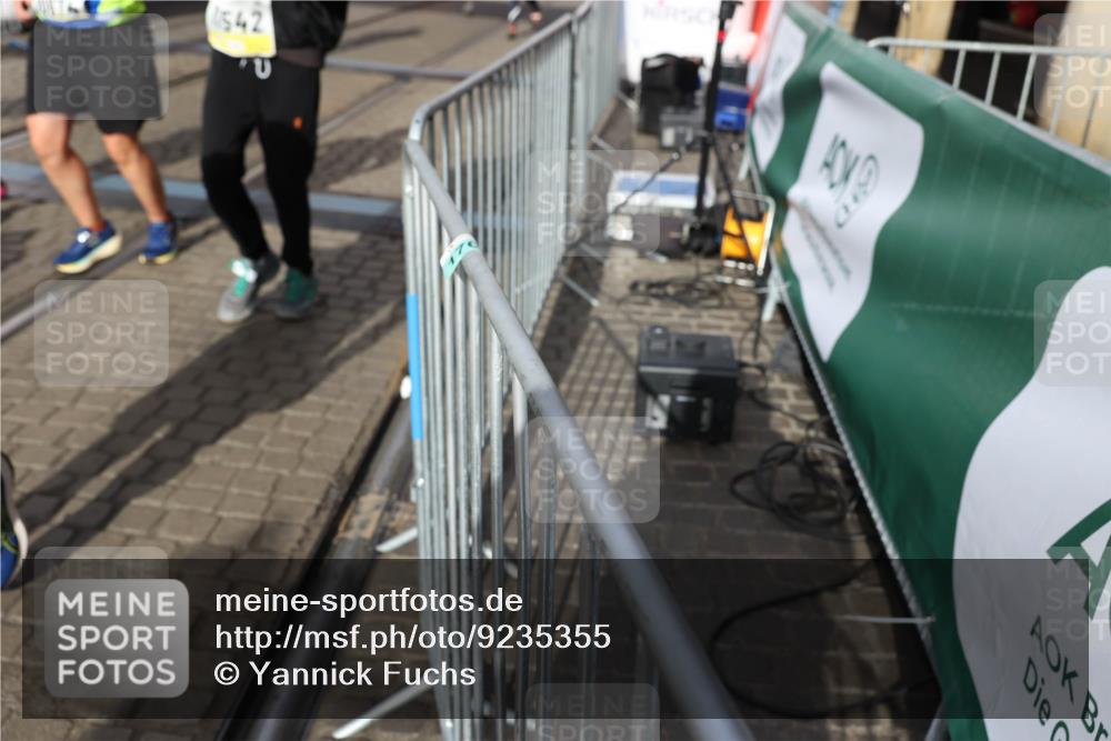 05.10.2025 - 20. swb-Marathon Bremen Yannick Fuchs http://msf.ph/oto/9235355 05.10.2025 11:04:45 Ziel 8111, 9394, 9610, 9623, 9750, 9771, 9915, 10278, 10485, 10531, 10532, 10674, 10869, 10956, 11196, 11542, 11704 meine-sportfotos.de