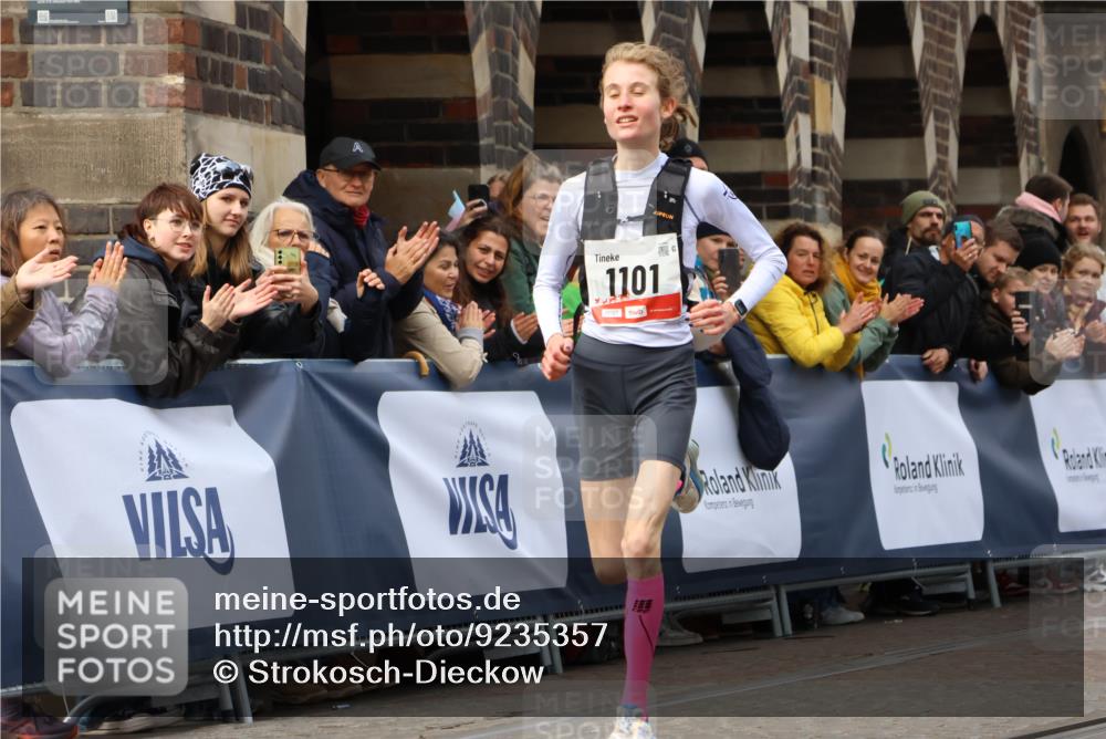 05.10.2025 - 20. swb-Marathon Bremen Strokosch-Dieckow http://msf.ph/oto/9235357 05.10.2025 12:37:31 Ziel 1101 meine-sportfotos.de