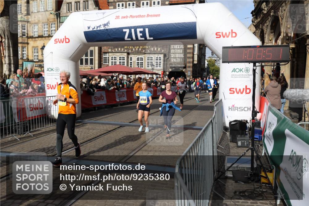 05.10.2025 - 20. swb-Marathon Bremen Yannick Fuchs http://msf.ph/oto/9235380 05.10.2025 11:04:47 Ziel 9394, 9623, 9750, 9765, 9771, 9915, 10422, 10451, 10485, 10531, 10532, 10674, 10869, 11196, 11542, 11546 meine-sportfotos.de