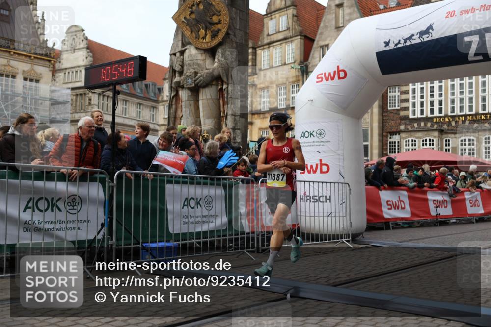 05.10.2025 - 20. swb-Marathon Bremen Yannick Fuchs http://msf.ph/oto/9235412 05.10.2025 10:36:37 Ziel 11185, 11687 meine-sportfotos.de