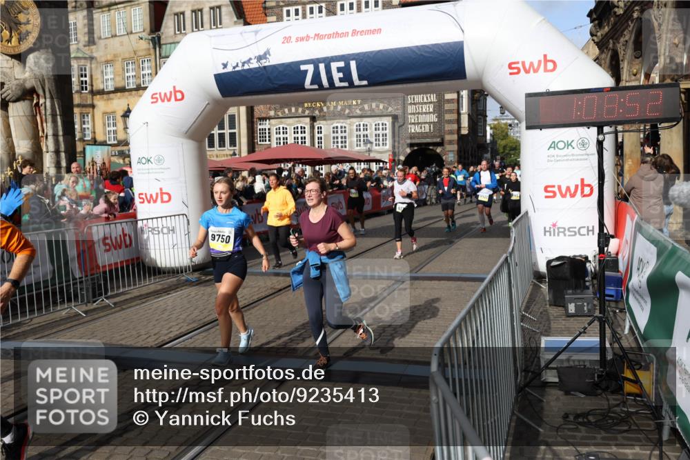05.10.2025 - 20. swb-Marathon Bremen Yannick Fuchs http://msf.ph/oto/9235413 05.10.2025 11:04:48 Ziel 9532, 9623, 9750, 9765, 9771, 9915, 10422, 10451, 10485, 10532, 10674, 10869, 11196, 11427, 11542, 11546 meine-sportfotos.de