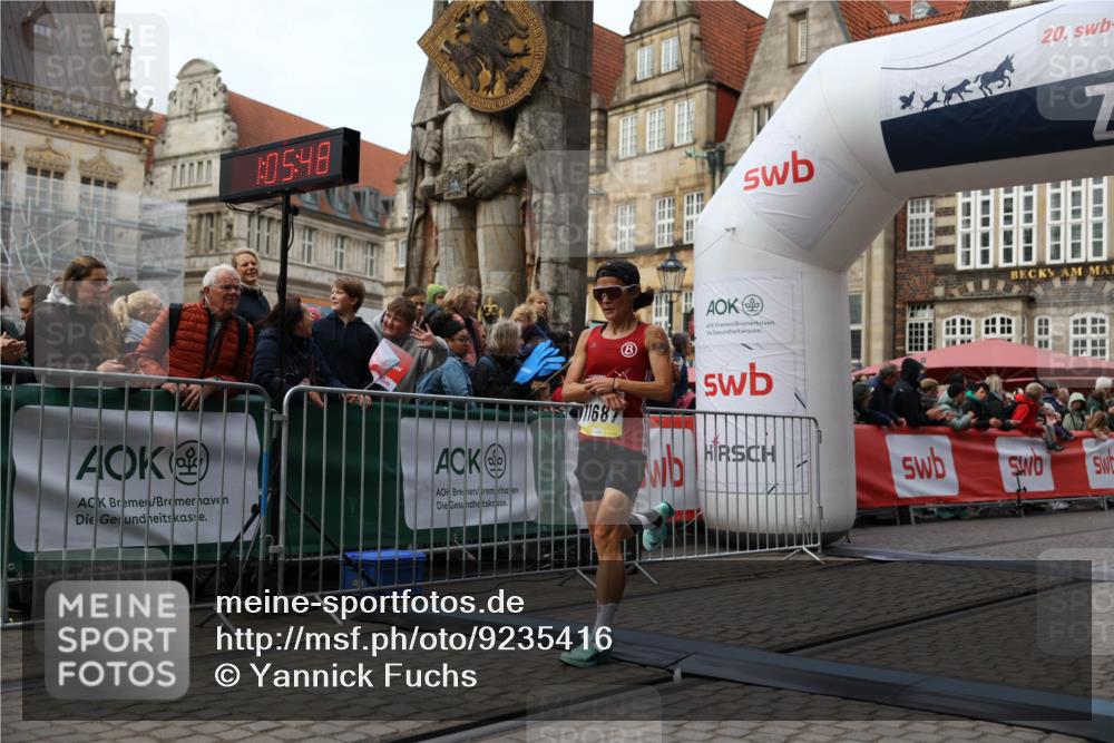 05.10.2025 - 20. swb-Marathon Bremen Yannick Fuchs http://msf.ph/oto/9235416 05.10.2025 10:36:37 Ziel 11185, 11687 meine-sportfotos.de
