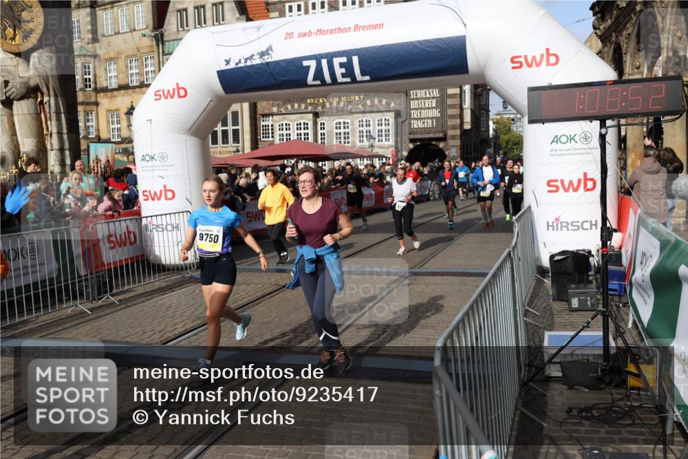 05.10.2025 - 20. swb-Marathon Bremen Yannick Fuchs http://msf.ph/oto/9235417 05.10.2025 11:04:48 Ziel 9532, 9623, 9750, 9765, 9771, 9915, 10422, 10451, 10485, 10532, 10674, 10869, 11196, 11427, 11542, 11546 meine-sportfotos.de