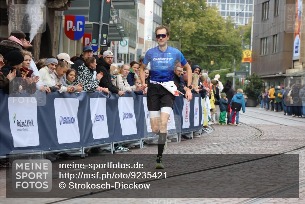 05.10.2025 - 20. swb-Marathon Bremen Strokosch-Dieckow http://msf.ph/oto/9235421 05.10.2025 12:38:10 Ziel 87 meine-sportfotos.de
