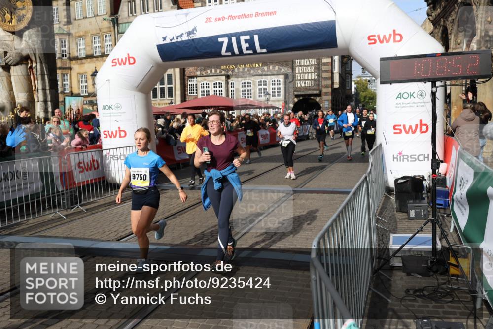05.10.2025 - 20. swb-Marathon Bremen Yannick Fuchs http://msf.ph/oto/9235424 05.10.2025 11:04:48 Ziel 9532, 9623, 9750, 9765, 9771, 9915, 10422, 10451, 10485, 10532, 10674, 10869, 11196, 11427, 11542, 11546 meine-sportfotos.de