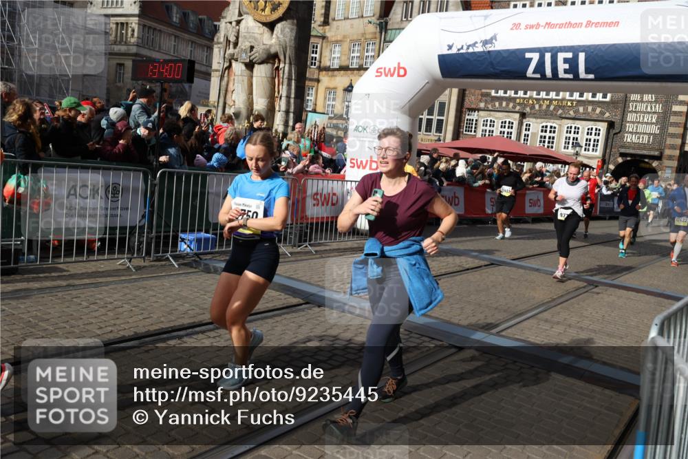 05.10.2025 - 20. swb-Marathon Bremen Yannick Fuchs http://msf.ph/oto/9235445 05.10.2025 11:04:49 Ziel 9532, 9623, 9750, 9765, 9771, 9812, 9915, 10422, 10451, 10485, 10532, 10674, 10869, 11196, 11427, 11542, 11546 meine-sportfotos.de