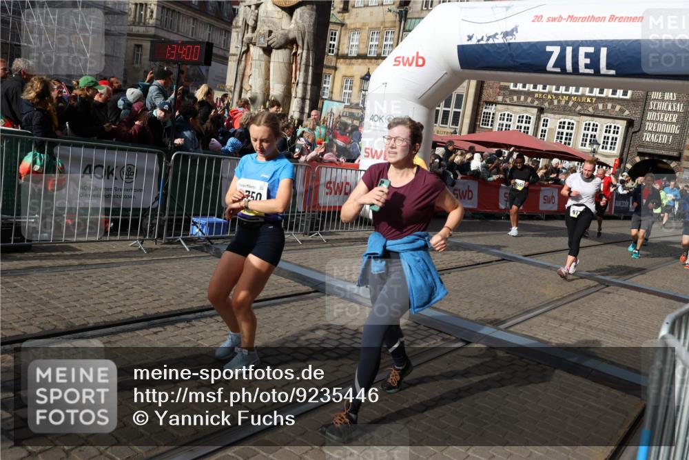05.10.2025 - 20. swb-Marathon Bremen Yannick Fuchs http://msf.ph/oto/9235446 05.10.2025 11:04:49 Ziel 9532, 9623, 9750, 9765, 9771, 9812, 9915, 10422, 10451, 10485, 10532, 10674, 10869, 11196, 11427, 11542, 11546 meine-sportfotos.de
