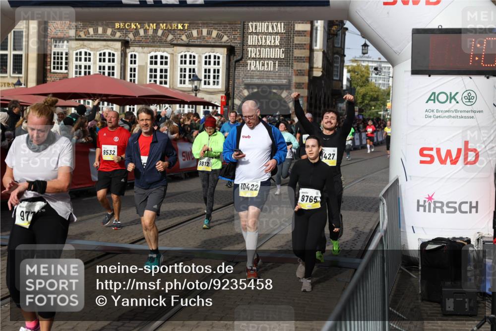 05.10.2025 - 20. swb-Marathon Bremen Yannick Fuchs http://msf.ph/oto/9235458 05.10.2025 11:04:51 Ziel 9532, 9623, 9750, 9765, 9771, 9812, 9915, 10422, 10451, 10485, 10532, 10557, 10964, 11035, 11427, 11546, 11615 meine-sportfotos.de