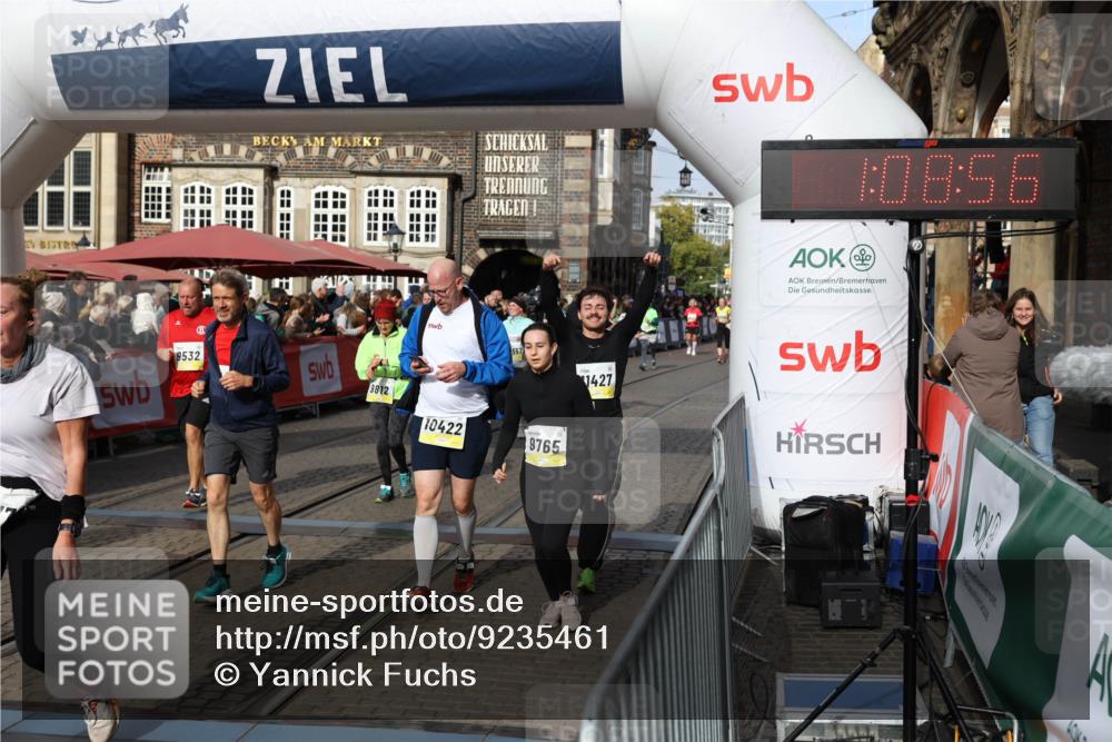 05.10.2025 - 20. swb-Marathon Bremen Yannick Fuchs http://msf.ph/oto/9235461 05.10.2025 11:04:51 Ziel 9532, 9623, 9750, 9765, 9771, 9812, 9915, 10422, 10451, 10485, 10532, 10557, 10964, 11035, 11427, 11546, 11615 meine-sportfotos.de