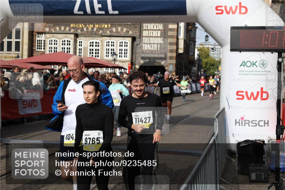 05.10.2025 - 20. swb-Marathon Bremen Yannick Fuchs http://msf.ph/oto/9235485 05.10.2025 11:04:53 Ziel 9532, 9623, 9750, 9765, 9771, 9812, 9927, 10422, 10451, 10532, 10557, 10964, 11035, 11427, 11546, 11615 meine-sportfotos.de