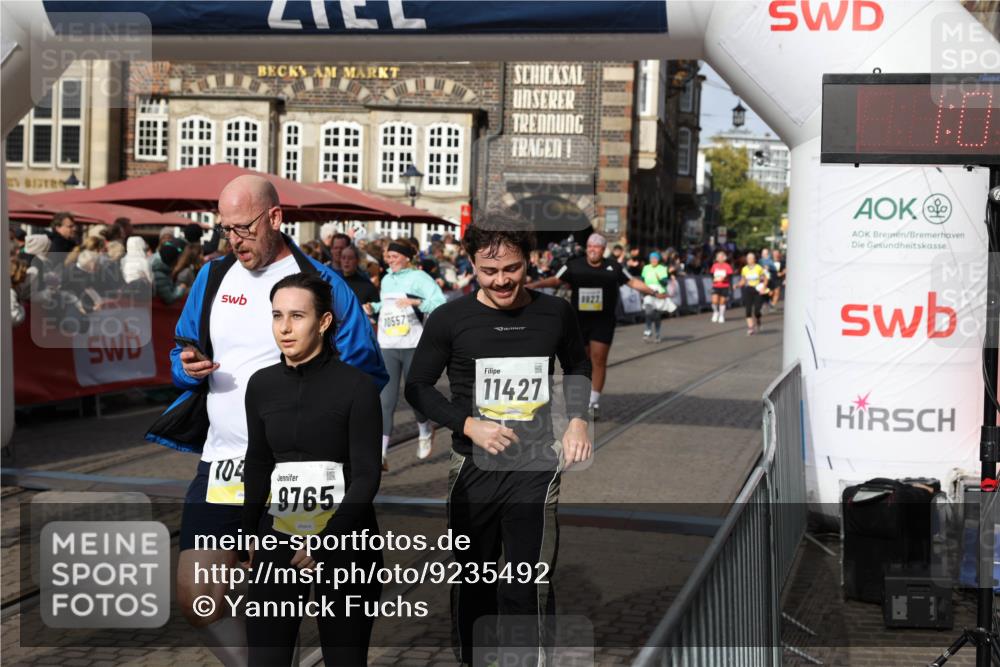 05.10.2025 - 20. swb-Marathon Bremen Yannick Fuchs http://msf.ph/oto/9235492 05.10.2025 11:04:53 Ziel 9532, 9623, 9750, 9765, 9771, 9812, 9927, 10422, 10451, 10532, 10557, 10964, 11035, 11427, 11546, 11615 meine-sportfotos.de