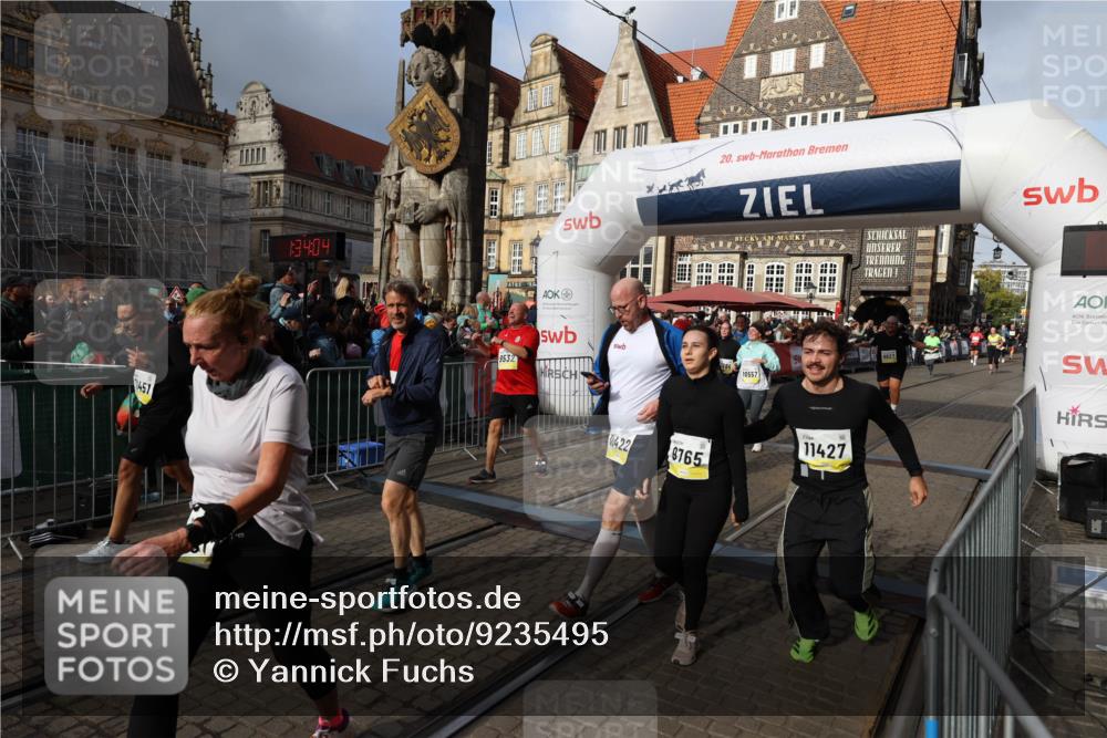 05.10.2025 - 20. swb-Marathon Bremen Yannick Fuchs http://msf.ph/oto/9235495 05.10.2025 11:04:53 Ziel 9532, 9623, 9750, 9765, 9771, 9812, 9927, 10422, 10451, 10532, 10557, 10964, 11035, 11427, 11546, 11615 meine-sportfotos.de