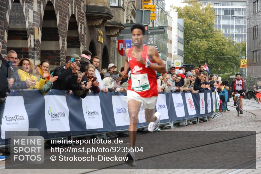 05.10.2025 - 20. swb-Marathon Bremen Strokosch-Dieckow http://msf.ph/oto/9235504 05.10.2025 12:38:38 Ziel 7, 1351 meine-sportfotos.de