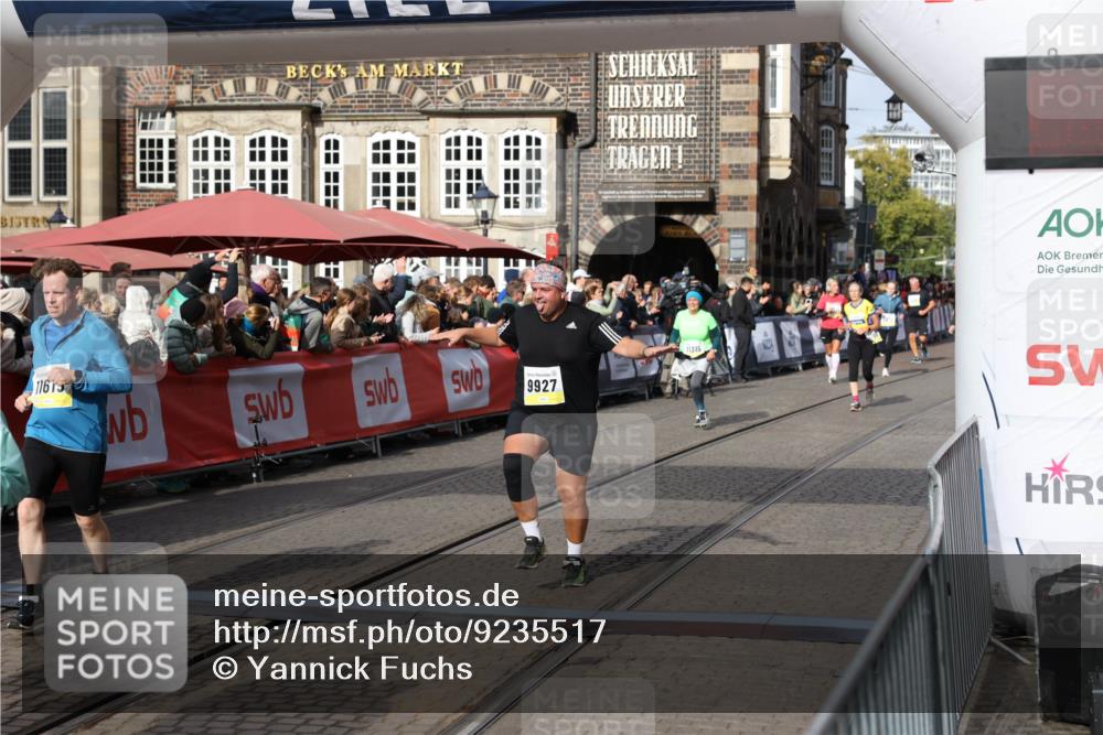 05.10.2025 - 20. swb-Marathon Bremen Yannick Fuchs http://msf.ph/oto/9235517 05.10.2025 11:04:55 Ziel 9532, 9623, 9765, 9771, 9812, 9927, 10422, 10451, 10557, 10964, 11035, 11427, 11546, 11615 meine-sportfotos.de