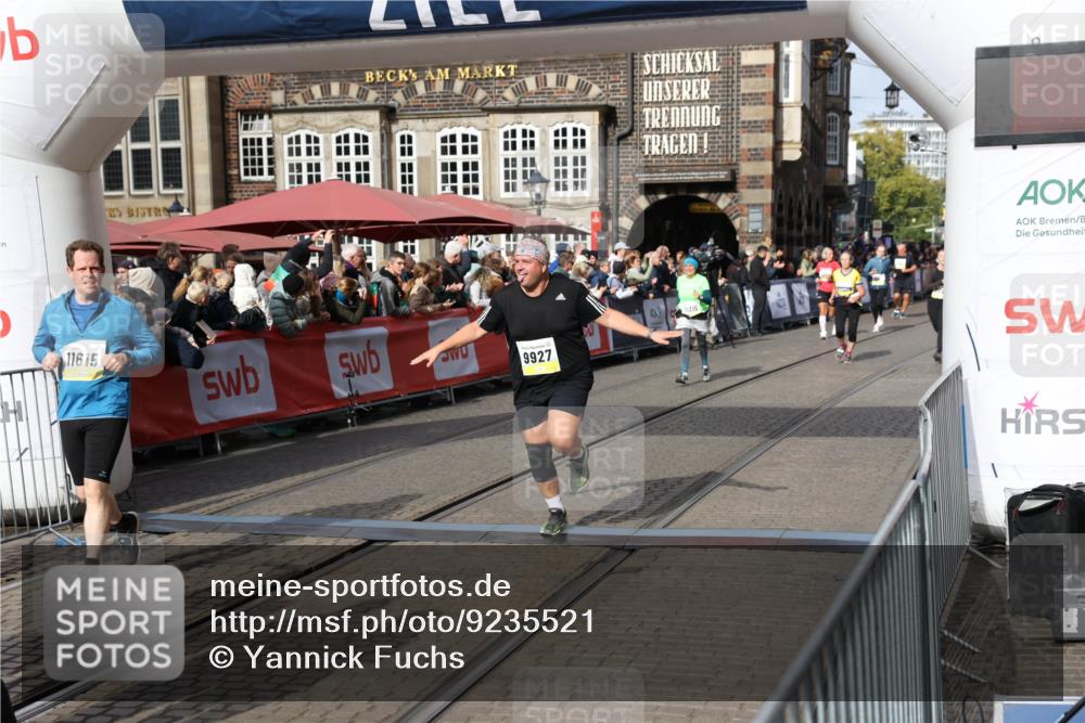 05.10.2025 - 20. swb-Marathon Bremen Yannick Fuchs http://msf.ph/oto/9235521 05.10.2025 11:04:55 Ziel 9532, 9623, 9765, 9771, 9812, 9927, 10422, 10451, 10557, 10964, 11035, 11427, 11546, 11615 meine-sportfotos.de