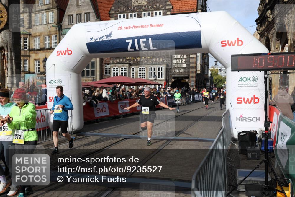 05.10.2025 - 20. swb-Marathon Bremen Yannick Fuchs http://msf.ph/oto/9235527 05.10.2025 11:04:55 Ziel 9532, 9623, 9765, 9771, 9812, 9927, 10422, 10451, 10557, 10964, 11035, 11427, 11546, 11615 meine-sportfotos.de