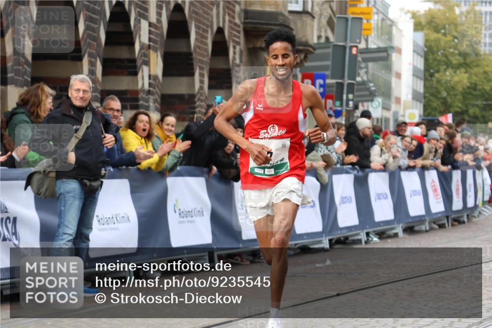 05.10.2025 - 20. swb-Marathon Bremen Strokosch-Dieckow http://msf.ph/oto/9235545 05.10.2025 12:38:39 Ziel 7, 1351 meine-sportfotos.de