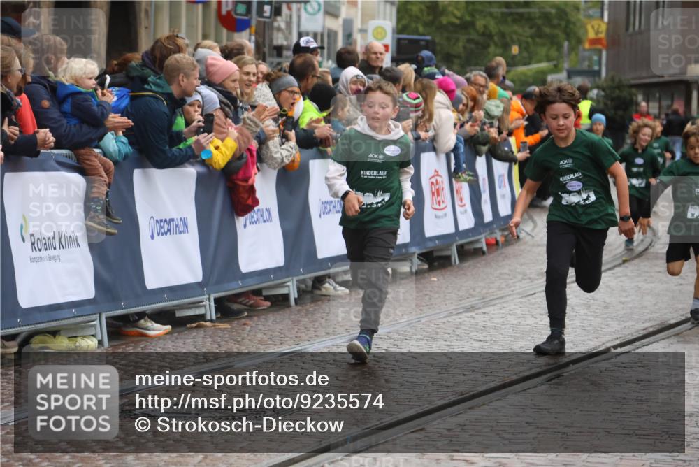 05.10.2025 - 20. swb-Marathon Bremen Strokosch-Dieckow http://msf.ph/oto/9235574 05.10.2025 15:19:58 Ziel  meine-sportfotos.de