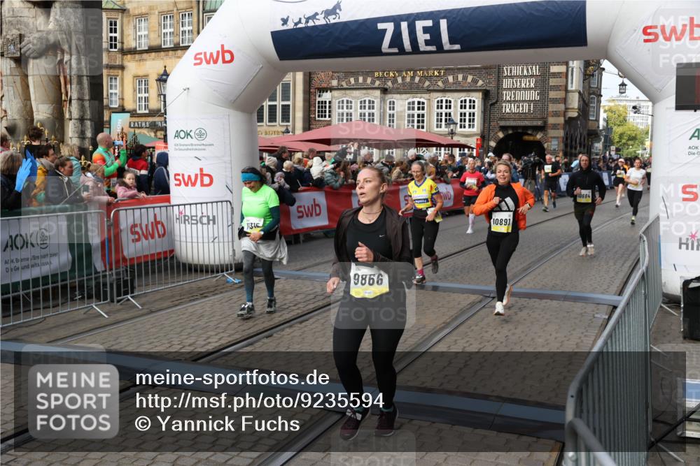 05.10.2025 - 20. swb-Marathon Bremen Yannick Fuchs http://msf.ph/oto/9235594 05.10.2025 11:05:01 Ziel 9530, 9813, 9866, 9927, 10684, 10771, 10891, 11315, 11372, 11559, 11615, 11636 meine-sportfotos.de