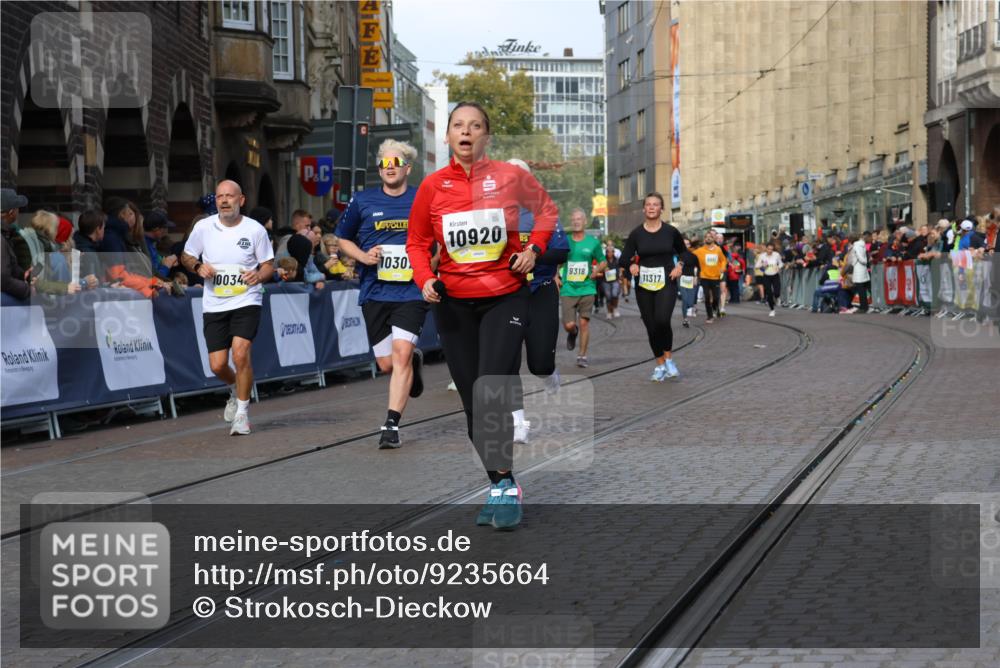 05.10.2025 - 20. swb-Marathon Bremen Strokosch-Dieckow http://msf.ph/oto/9235664 05.10.2025 10:55:06 Ziel 9176, 9318, 9791, 10003, 10014, 10034, 10180, 10307, 10326, 10920, 11317, 11363 meine-sportfotos.de