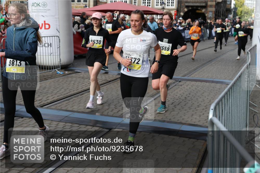05.10.2025 - 20. swb-Marathon Bremen Yannick Fuchs http://msf.ph/oto/9235678 05.10.2025 11:05:06 Ziel 9220, 9409, 9530, 9660, 9813, 9866, 10684, 10771, 10891, 11090, 11180, 11315, 11372, 11478, 11559, 11636 meine-sportfotos.de