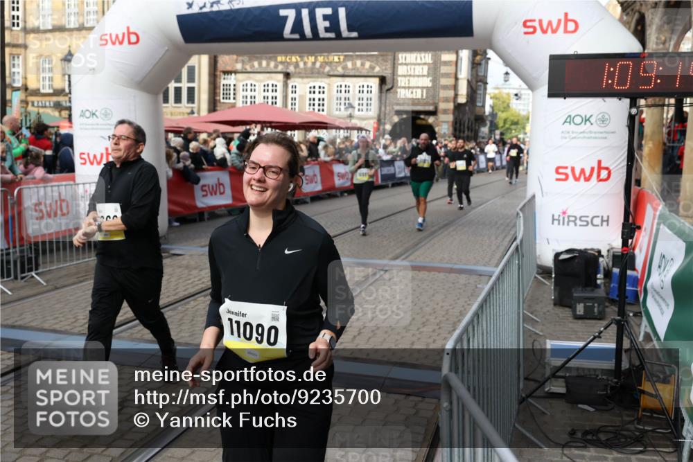 05.10.2025 - 20. swb-Marathon Bremen Yannick Fuchs http://msf.ph/oto/9235700 05.10.2025 11:05:10 Ziel 9220, 9409, 9530, 9642, 9660, 10771, 10965, 11090, 11121, 11171, 11180, 11372, 11412, 11478, 11559 meine-sportfotos.de