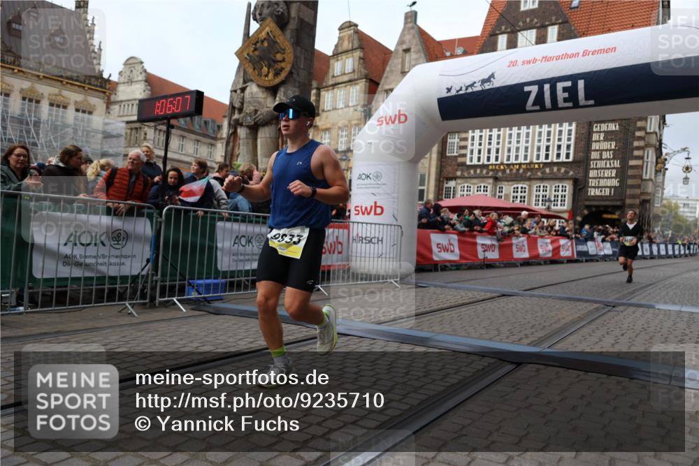 05.10.2025 - 20. swb-Marathon Bremen Yannick Fuchs http://msf.ph/oto/9235710 05.10.2025 10:36:57 Ziel 9429, 9833, 10425 meine-sportfotos.de