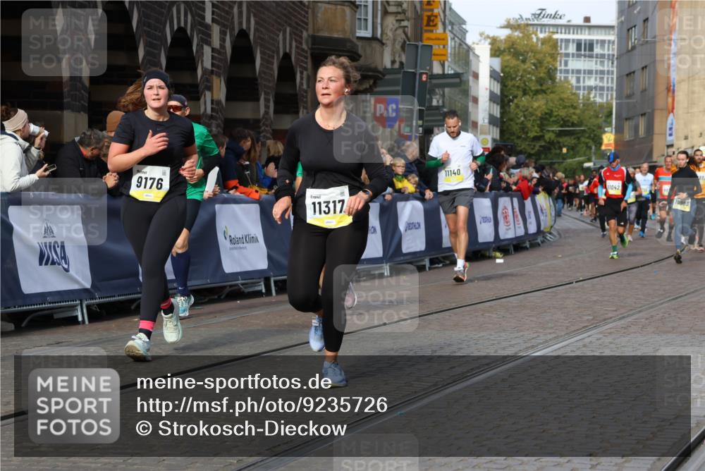 05.10.2025 - 20. swb-Marathon Bremen Strokosch-Dieckow http://msf.ph/oto/9235726 05.10.2025 10:55:10 Ziel 9176, 9318, 9881, 10003, 10034, 10180, 10307, 10326, 10920, 11042, 11140, 11317 meine-sportfotos.de
