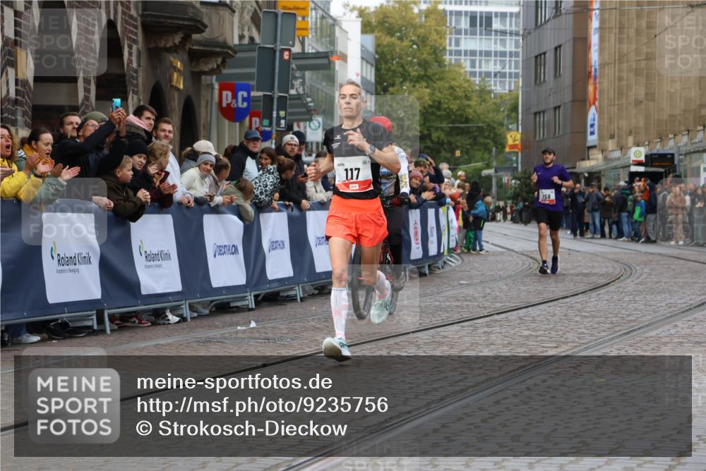 05.10.2025 - 20. swb-Marathon Bremen Strokosch-Dieckow http://msf.ph/oto/9235756 05.10.2025 12:38:50 Ziel 117, 158 meine-sportfotos.de