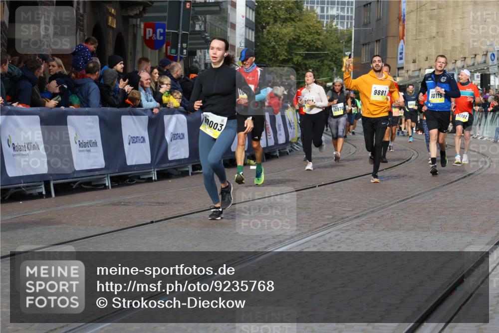 05.10.2025 - 20. swb-Marathon Bremen Strokosch-Dieckow http://msf.ph/oto/9235768 05.10.2025 10:55:13 Ziel 9176, 9201, 9318, 9654, 9881, 9933, 10003, 10034, 10116, 10326, 11042, 11140, 11317 meine-sportfotos.de