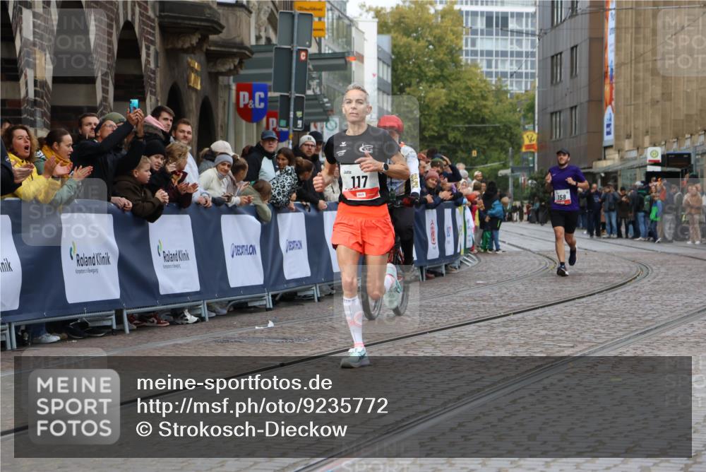 05.10.2025 - 20. swb-Marathon Bremen Strokosch-Dieckow http://msf.ph/oto/9235772 05.10.2025 12:38:50 Ziel 117, 158 meine-sportfotos.de