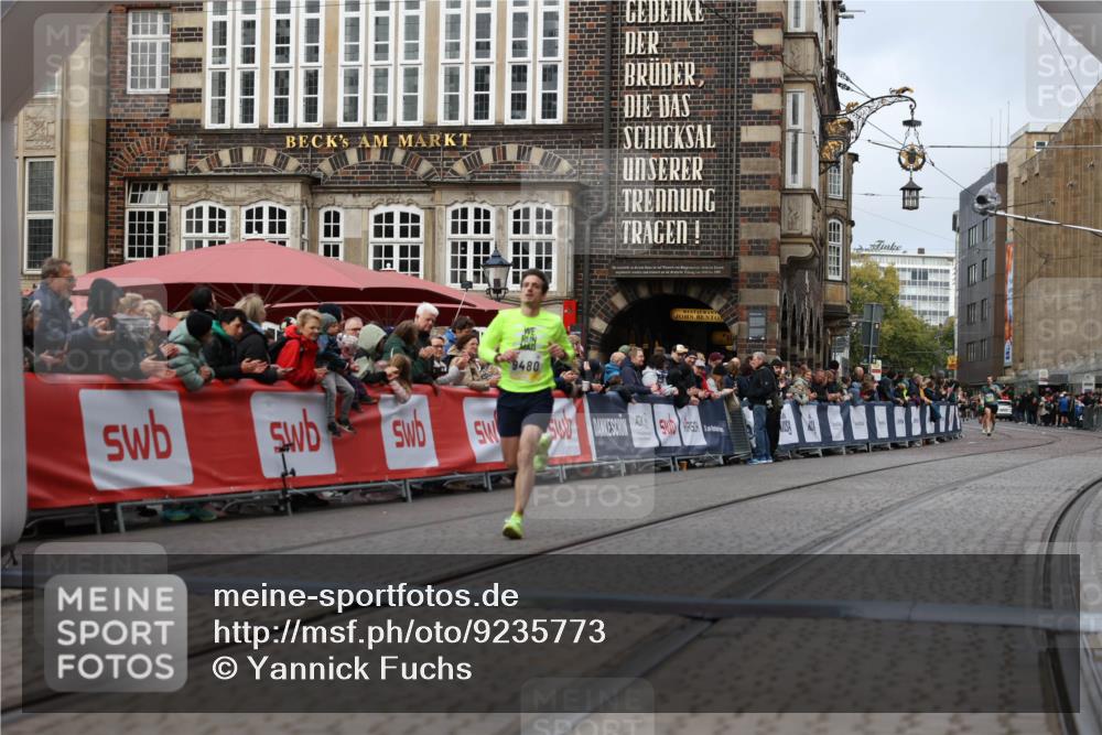 05.10.2025 - 20. swb-Marathon Bremen Yannick Fuchs http://msf.ph/oto/9235773 05.10.2025 10:37:12 Ziel 9480 meine-sportfotos.de