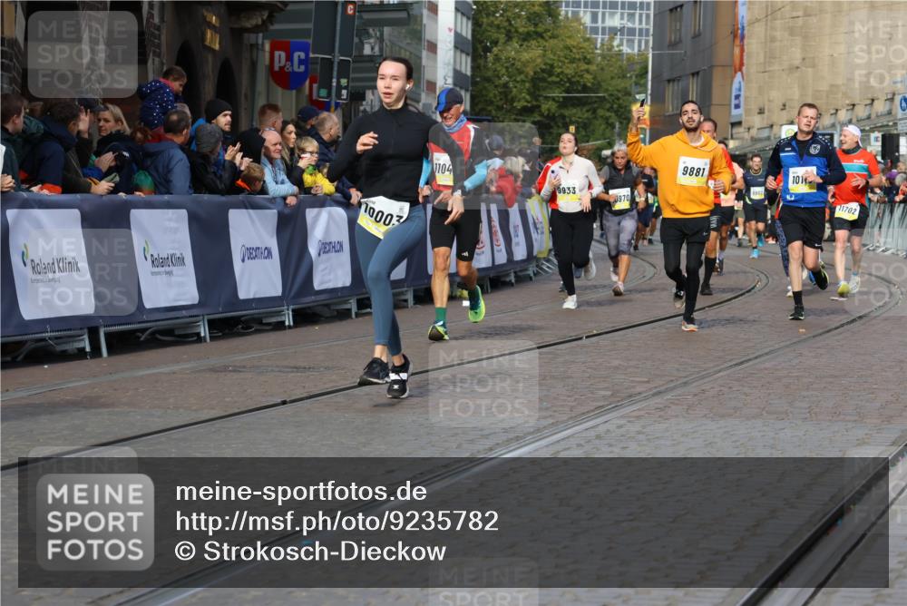 05.10.2025 - 20. swb-Marathon Bremen Strokosch-Dieckow http://msf.ph/oto/9235782 05.10.2025 10:55:14 Ziel 9176, 9201, 9318, 9350, 9514, 9654, 9881, 9933, 10003, 10034, 10116, 10326, 10970, 11042, 11115, 11140, 11702 meine-sportfotos.de