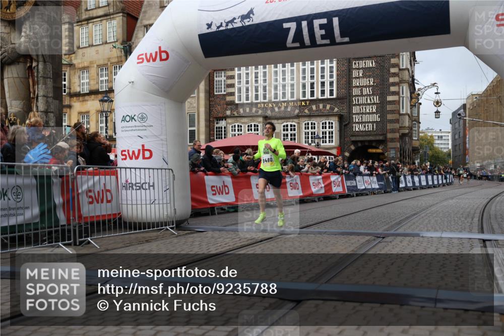 05.10.2025 - 20. swb-Marathon Bremen Yannick Fuchs http://msf.ph/oto/9235788 05.10.2025 10:37:13 Ziel 9480 meine-sportfotos.de