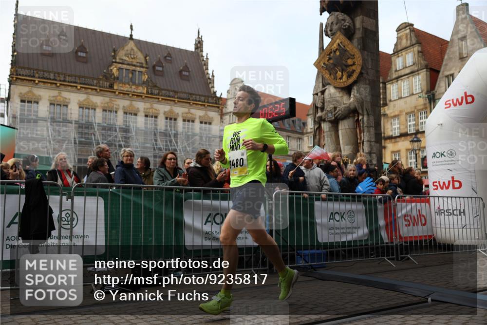 05.10.2025 - 20. swb-Marathon Bremen Yannick Fuchs http://msf.ph/oto/9235817 05.10.2025 10:37:15 Ziel 9480 meine-sportfotos.de
