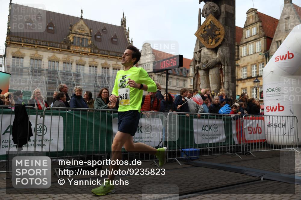 05.10.2025 - 20. swb-Marathon Bremen Yannick Fuchs http://msf.ph/oto/9235823 05.10.2025 10:37:15 Ziel 9480 meine-sportfotos.de