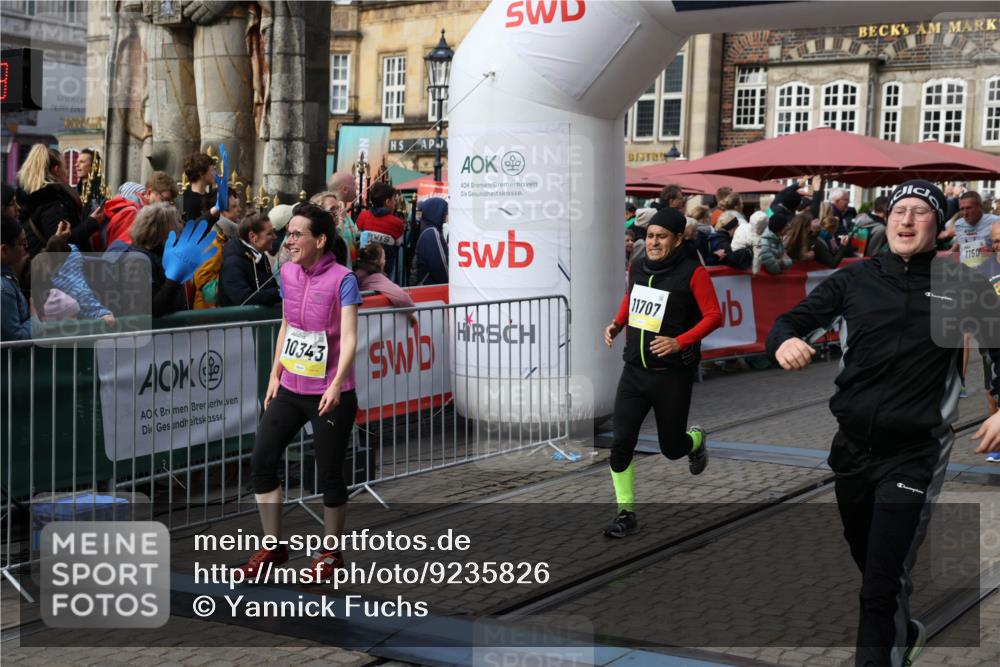 05.10.2025 - 20. swb-Marathon Bremen Yannick Fuchs http://msf.ph/oto/9235826 05.10.2025 11:05:22 Ziel 9440, 9668, 9690, 9908, 9978, 10018, 10021, 10255, 10343, 10990, 11016, 11323, 11501, 11540, 11650, 11707 meine-sportfotos.de