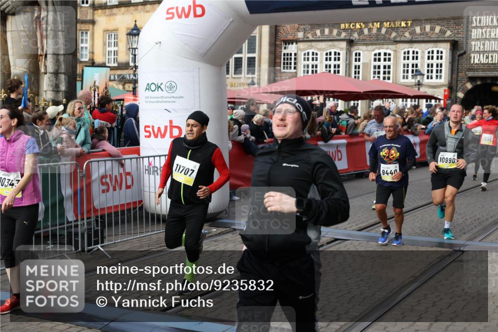 05.10.2025 - 20. swb-Marathon Bremen Yannick Fuchs http://msf.ph/oto/9235832 05.10.2025 11:05:22 Ziel 9440, 9668, 9690, 9908, 9978, 10018, 10021, 10255, 10343, 10990, 11016, 11323, 11501, 11540, 11650, 11707 meine-sportfotos.de