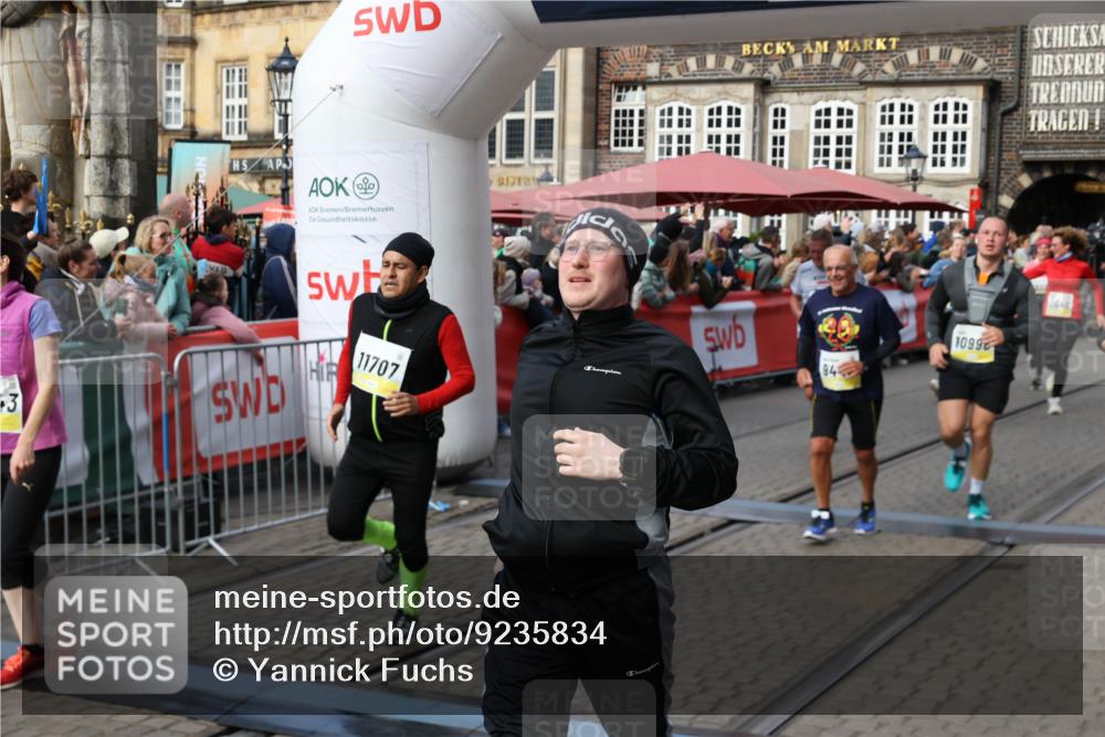 05.10.2025 - 20. swb-Marathon Bremen Yannick Fuchs http://msf.ph/oto/9235834 05.10.2025 11:05:23 Ziel 9440, 9690, 9908, 9978, 10018, 10021, 10255, 10343, 10990, 11323, 11501, 11540, 11650, 11707 meine-sportfotos.de