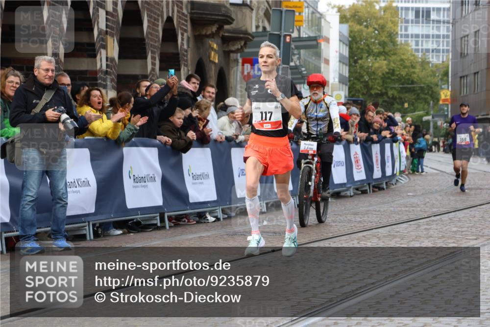 05.10.2025 - 20. swb-Marathon Bremen Strokosch-Dieckow http://msf.ph/oto/9235879 05.10.2025 12:38:51 Ziel 117, 158 meine-sportfotos.de