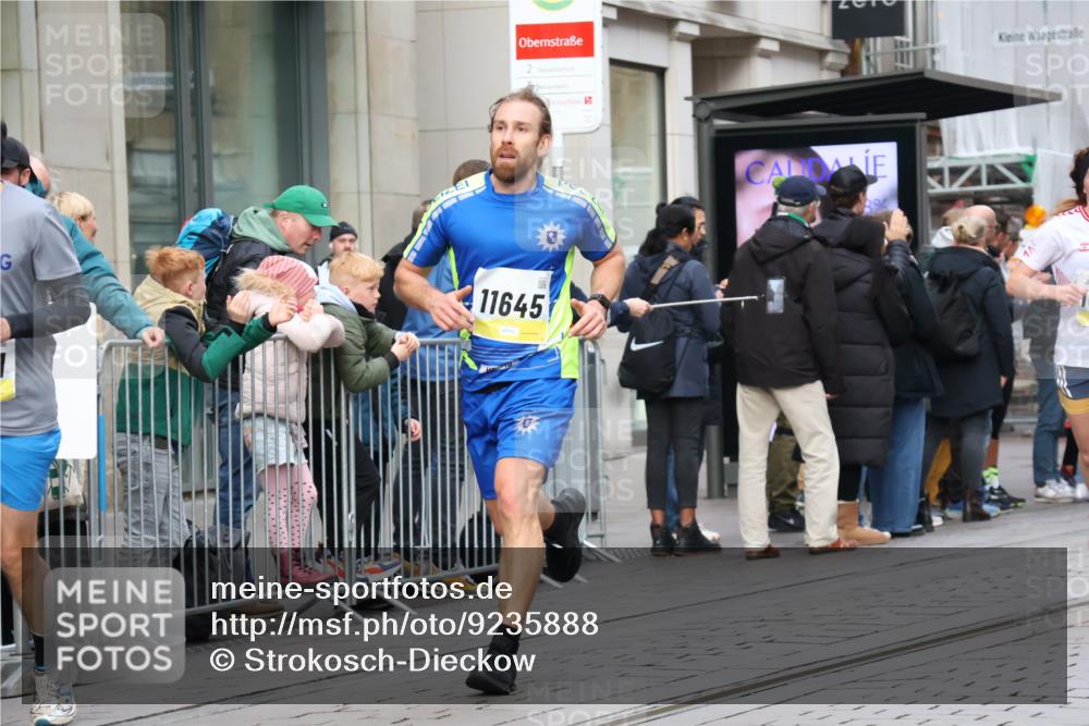 05.10.2025 - 20. swb-Marathon Bremen Strokosch-Dieckow http://msf.ph/oto/9235888 05.10.2025 10:43:56 Ziel 9361, 9614, 9919, 10044, 10348, 10351, 10505, 10649, 10652, 10666, 10780, 10816, 11316, 11503, 11645, 11648, 11659, 9361, 9614, 9919, 10044, 10348, 10351, 10505, 10649, 10652, 10666, 10780, 10816, 11316, 11503, 11645, 11648, 11659 meine-sportfotos.de